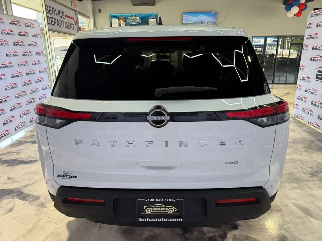 Used 2024 Nissan Pathfinder S AWD/4WD image 6