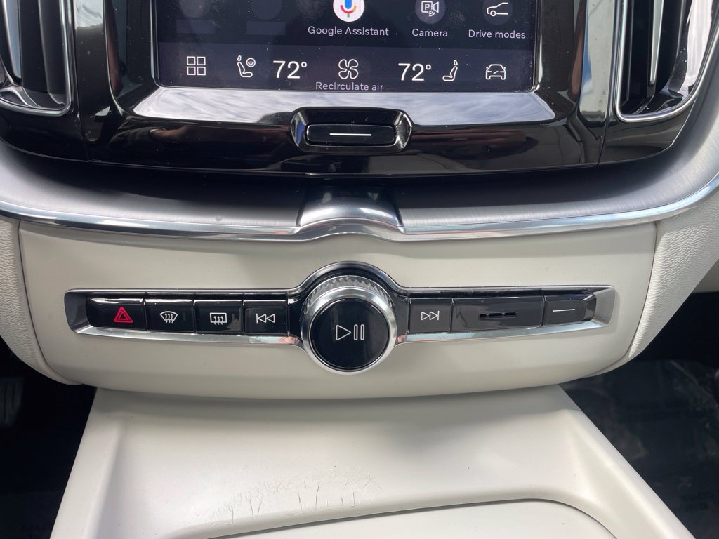 Certified 2024 Volvo XC60 B5 Core w/ Climate Package AWD/4WD image 25