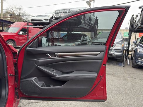 Used 2019 Honda Accord Sport image 11