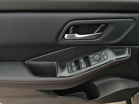 New 2026 Nissan Rogue SV AWD/4WD image 18