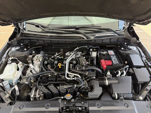 Used 2025 Nissan Altima 2.5 SV FWD image 31