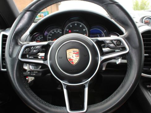 Used 2016 Porsche Cayenne AWD/4WD image 27