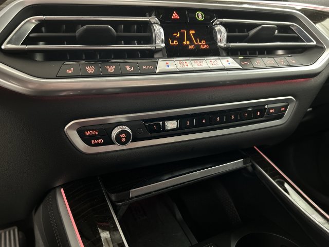 Used 2023 BMW X5 xDrive40i w/ Premium Package AWD/4WD image 16