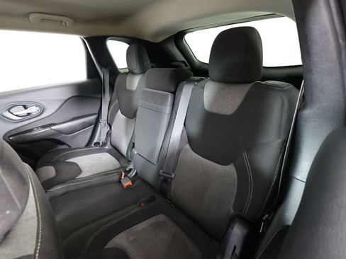 Used 2014 Jeep Cherokee Latitude FWD image 15