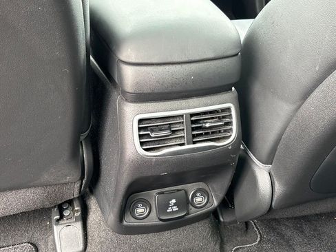 Used 2023 Hyundai Santa Fe Limited AWD/4WD image 16