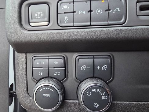 Used 2021 Chevrolet Tahoe RST w/ Luxury Package image 27