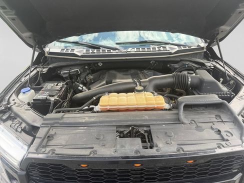 Used 2019 Ford F150 XLT w/ Equipment Group 302A Luxury AWD/4WD image 19