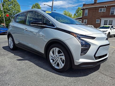 Used 2023 Chevrolet Bolt LT FWD image 7