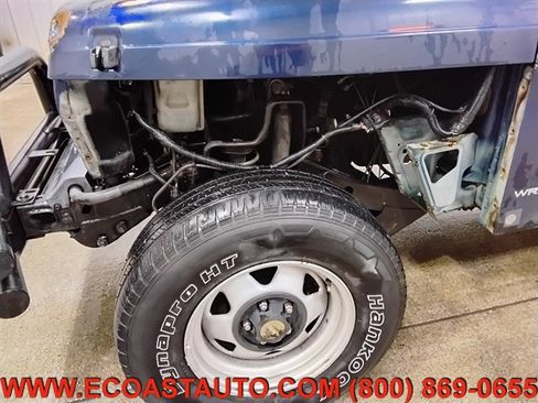 Used 2004 Jeep Wrangler SE image 15