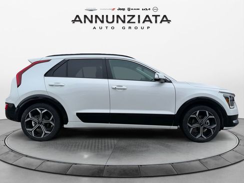 Certified 2025 Kia Niro EX Touring image 6