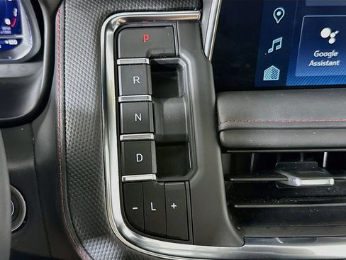 Used 2024 Chevrolet Suburban RST w/ Luxury Package AWD/4WD image 17