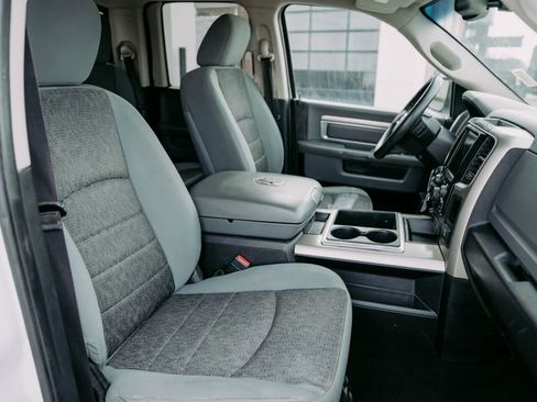 Used 2014 RAM 1500 Classic SLT w/ Luxury Group image 14