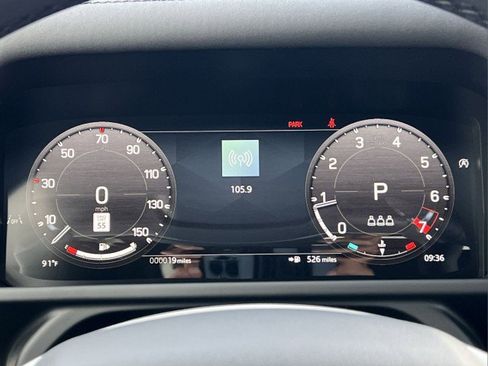 New 2025 Land Rover Defender 90 S image 29