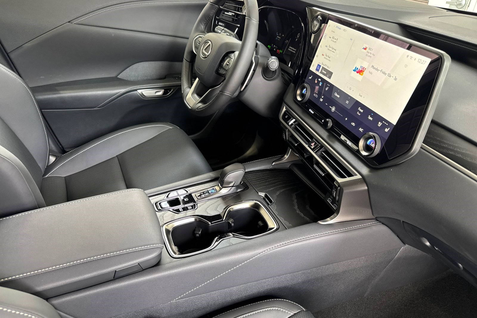 New 2026 Lexus RX 450h AWD image 12