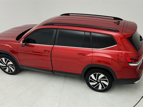 Used 2024 Volkswagen Atlas SE image 32