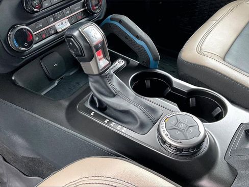 Used 2023 Ford Bronco Wildtrak image 31