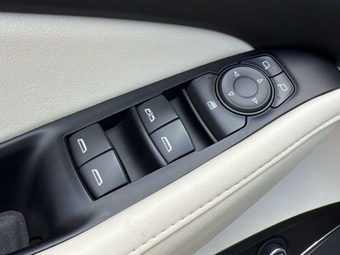 Certified 2023 Buick Enclave Essence AWD/4WD image 24