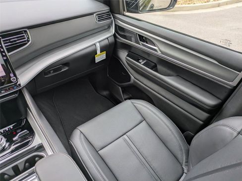 New 2026 Jeep Grand Wagoneer Limited AWD/4WD image 18
