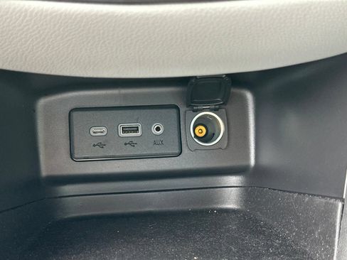 Used 2024 Chevrolet Equinox LS FWD image 23