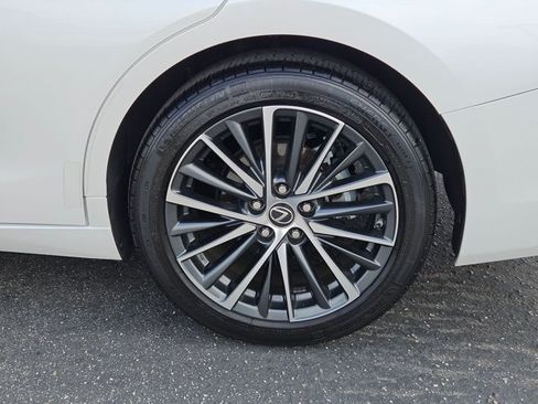 Used 2025 Lexus ES 300h w/ Premium Package FWD image 22