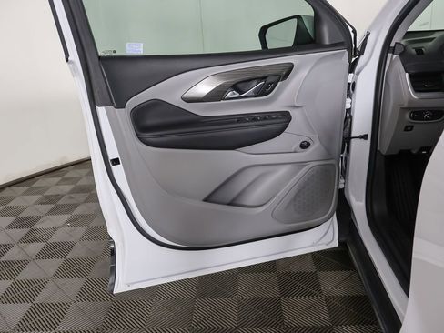 Used 2023 GMC Terrain SLE w/ Driver Convenience Package image 21