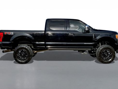 Used 2017 Ford F250 Platinum w/ Platinum Ultimate Package image 5