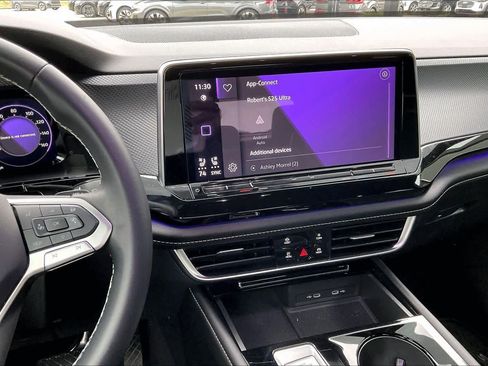 Used 2024 Volkswagen Atlas Cross Sport SEL image 7