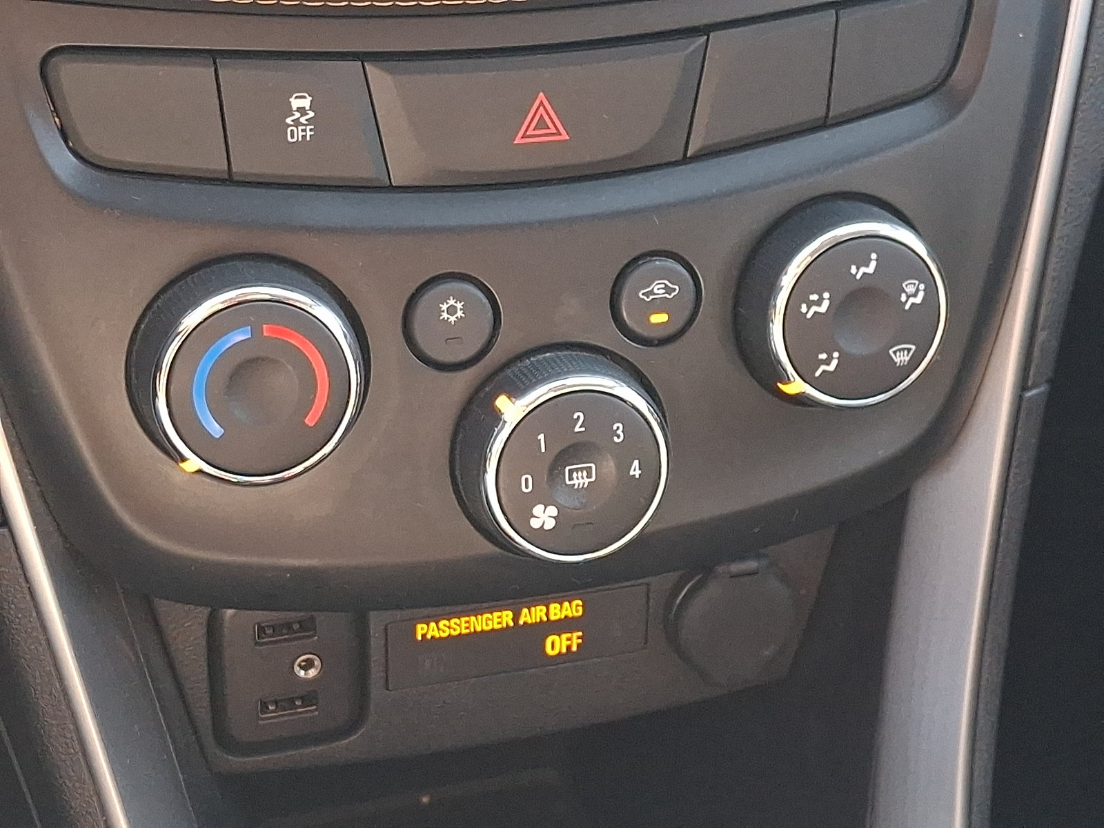 Used 2018 Chevrolet Trax LT w/ LT Convenience Package AWD/4WD image 16