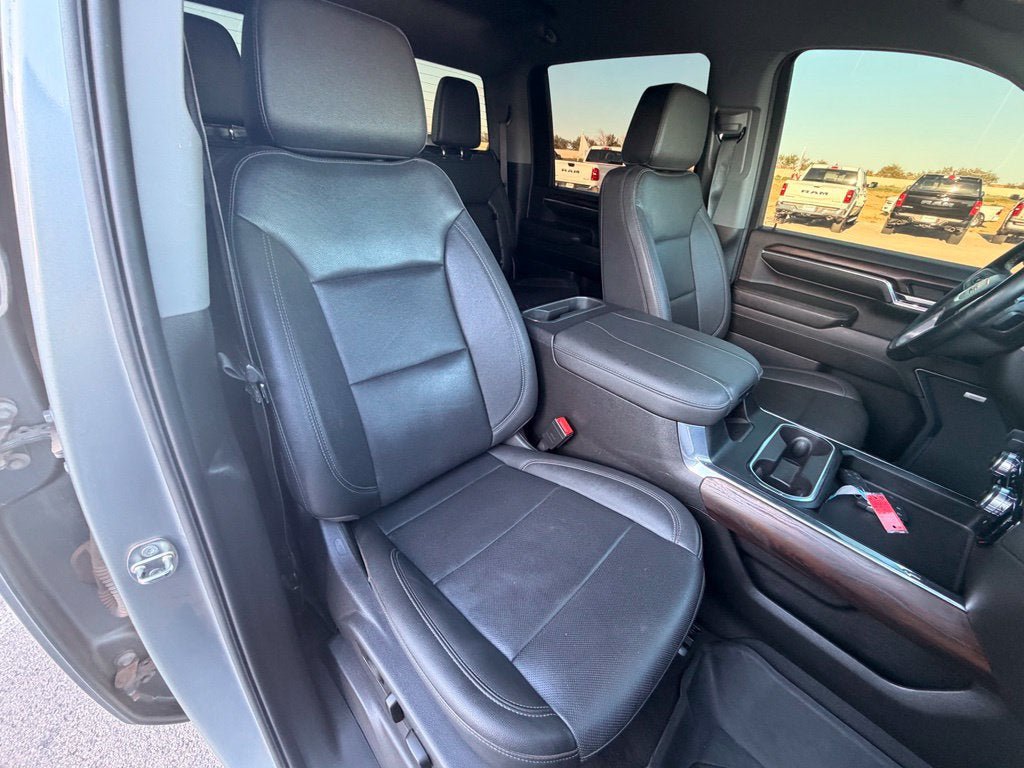 Used 2024 GMC Sierra 3500 SLT w/ SLT Convenience Package AWD/4WD image 10