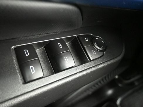 Used 2025 Chevrolet Equinox EV LT w/ Convenience Package image 25