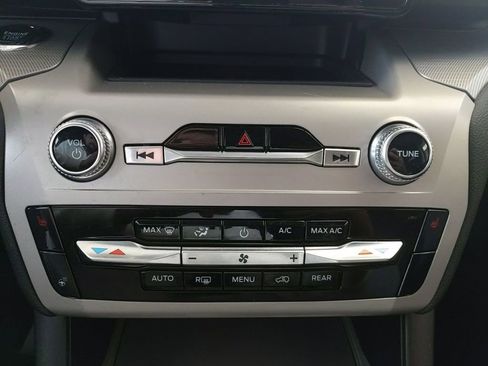 Used 2023 Ford Explorer XLT w/ Equipment Group 202A AWD/4WD image 23
