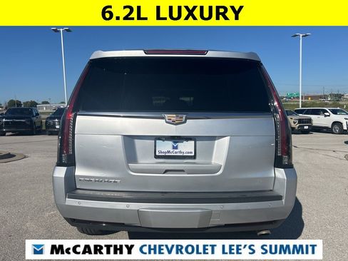 Used 2019 Cadillac Escalade Luxury image 11