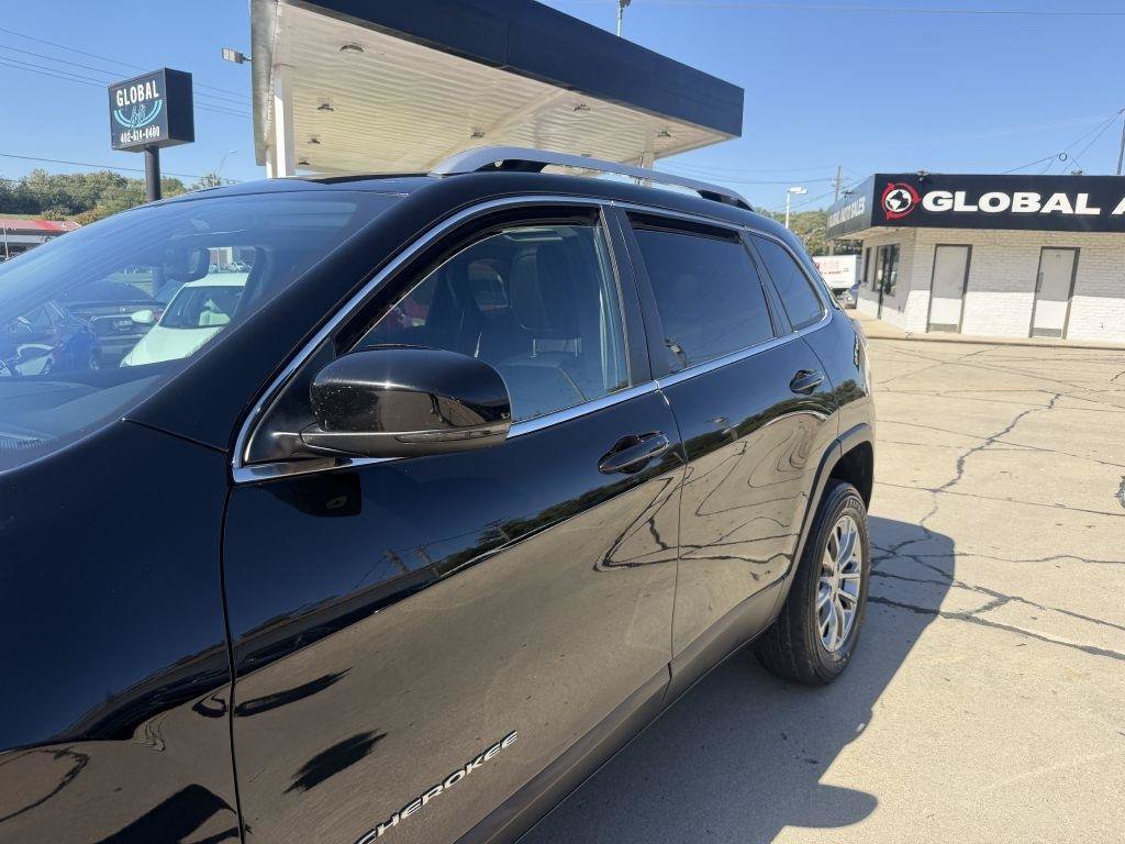 Used 2021 Jeep Cherokee Latitude Lux w/ Sun & Sound Group AWD/4WD image 20