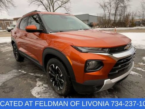 Used 2022 Chevrolet TrailBlazer LT image 2