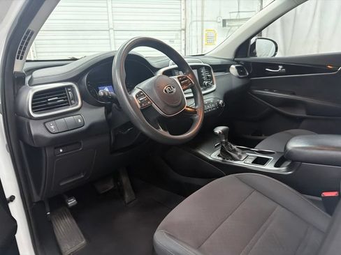 Used 2020 Kia Sorento FWD V6 image 13