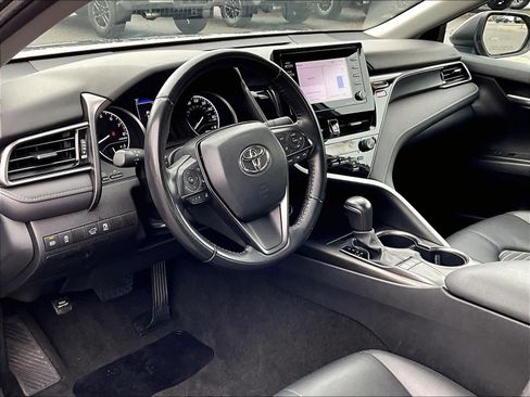 Used 2023 Toyota Camry SE image 8