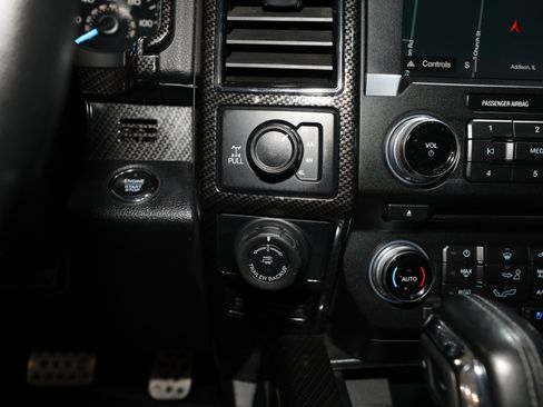 Used 2018 Ford F150 Lariat w/ Equipment Group 502A Luxury AWD/4WD image 69