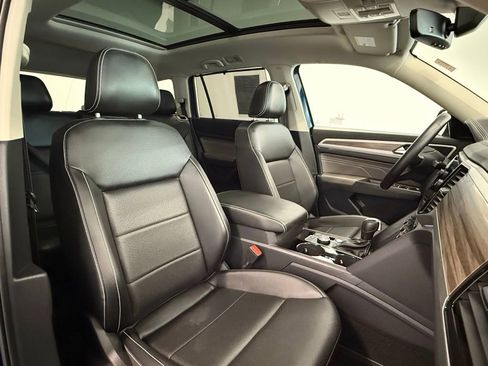 Used 2022 Volkswagen Atlas SEL image 16