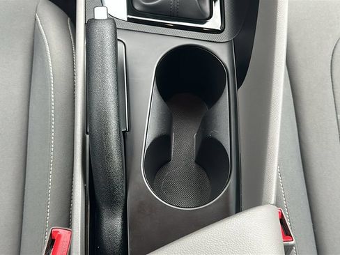Certified 2024 Hyundai Elantra SEL FWD image 28