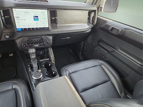Used 2025 Ford Bronco Badlands AWD/4WD image 12