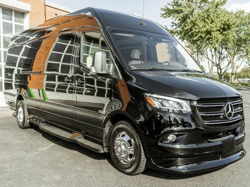 Used 2022 Mercedes-Benz Sprinter 3500 image 6