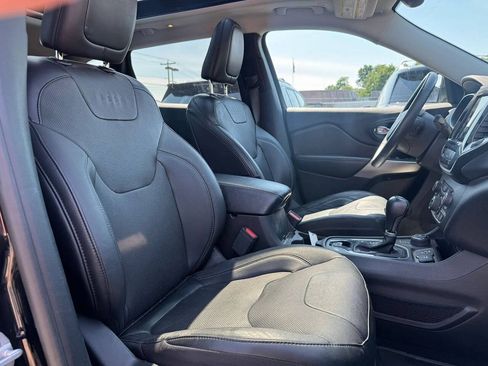 Used 2021 Jeep Cherokee Limited w/ Mopar Interior Package AWD/4WD image 17