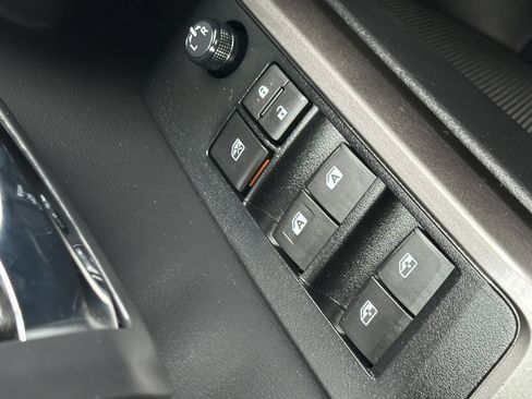 Used 2022 Toyota Tacoma Limited image 46