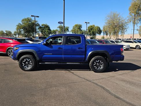 Used 2022 Toyota Tacoma TRD Off-Road image 9