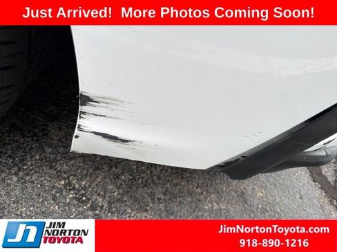 Used 2021 Toyota Camry SE FWD image 9