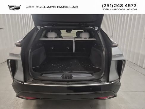 New 2026 Cadillac Lyriq Premium Luxury w/ LPO, Floor Liner Package AWD/4WD image 24