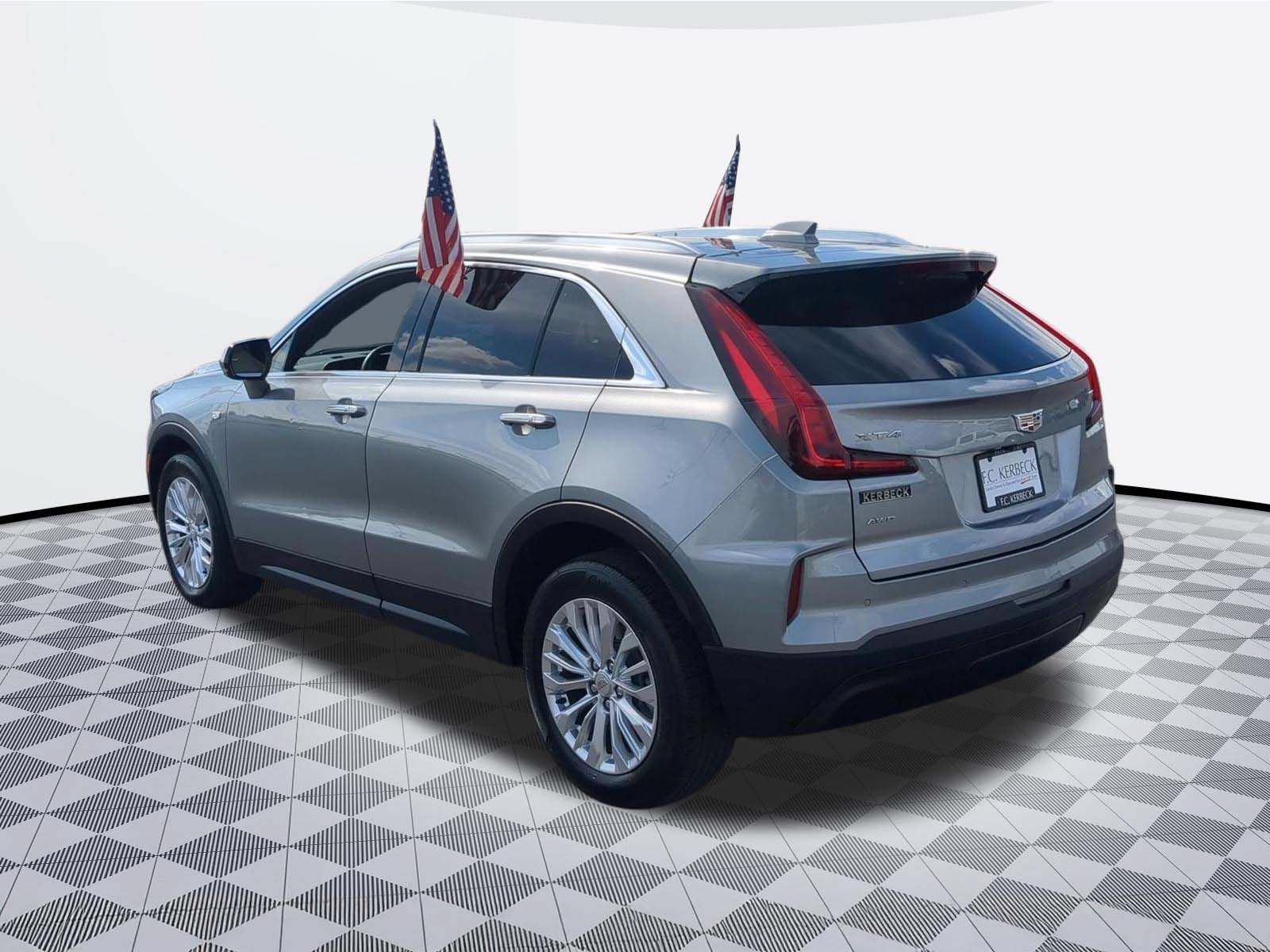Certified 2024 Cadillac XT4 Luxury w/ Cold Weather Package AWD/4WD image 5