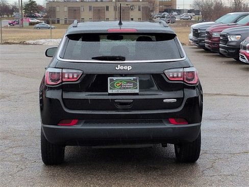 Certified 2019 Jeep Compass Latitude w/ Cold Weather Group image 4