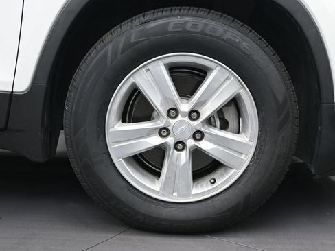 Used 2019 Chevrolet Trax LT FWD image 9