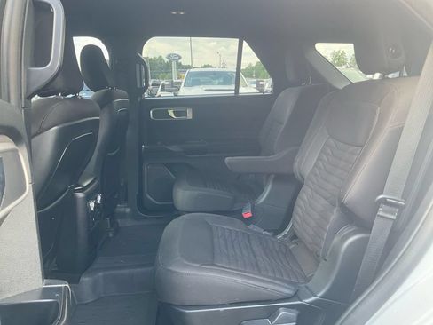 Certified 2020 Ford Explorer XLT RWD image 14